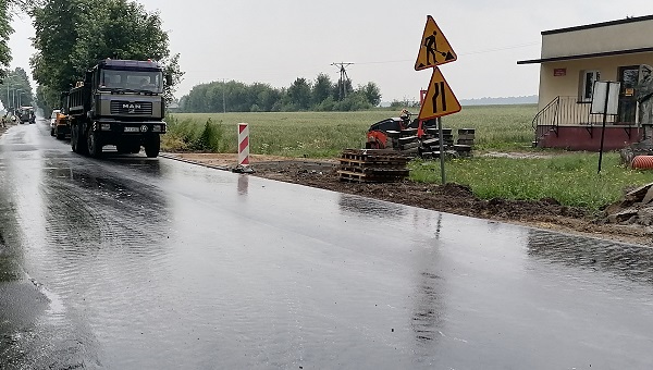 Przebudowa drogi powiatowej KDP 1600 L w miejscowości Gęś i Kolano Kolonia na odcinku 2,90076 km, od km 9+210,33 do km 12+111,09