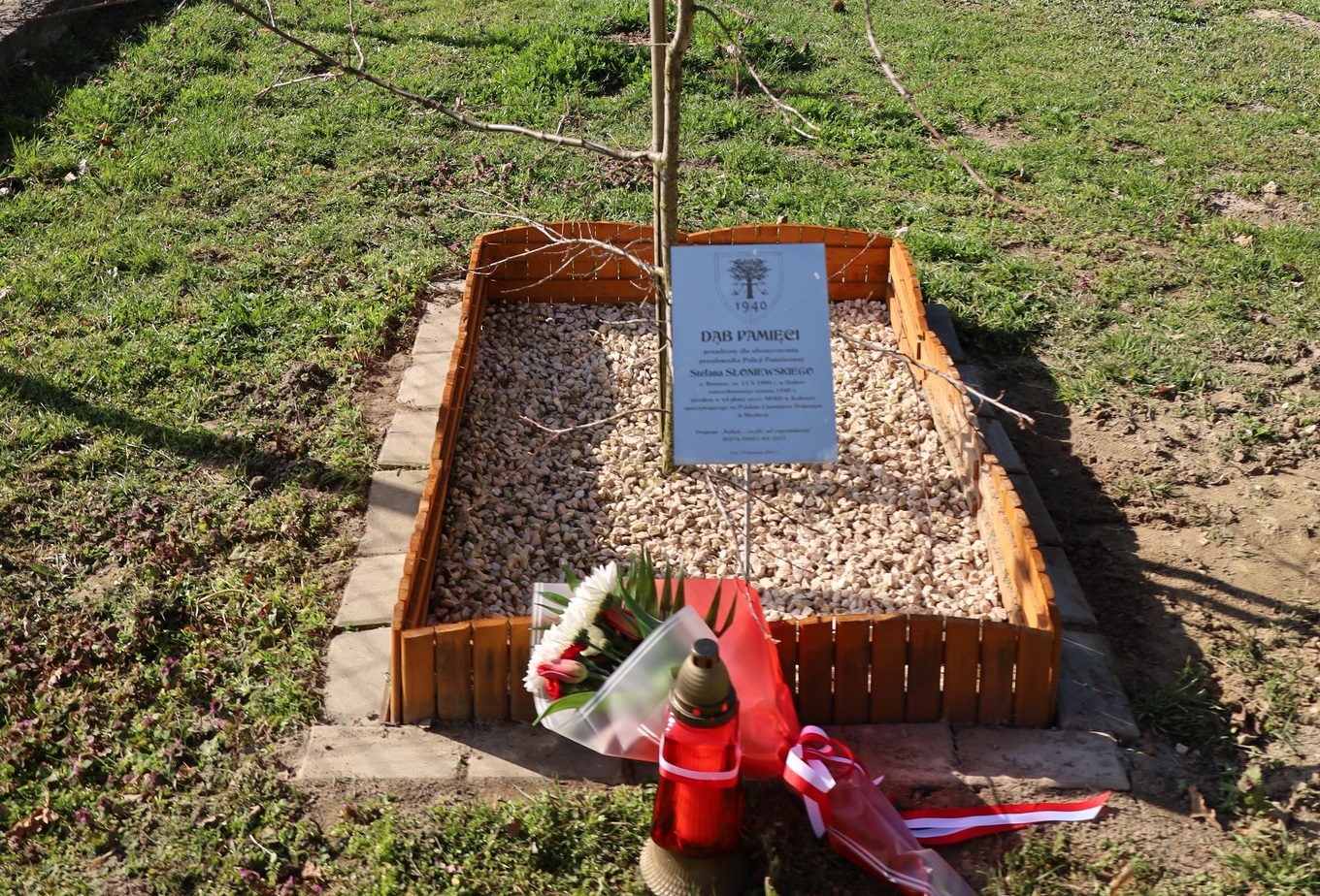 13 kwietnia - Dzień Pamięci Ofiar Zbrodni Katyńskiej w Gminie Jabłoń