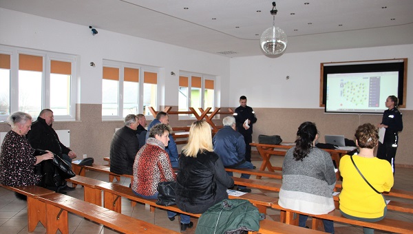 Spotkanie Policji z mieszkańcami Gminy Jabłoń