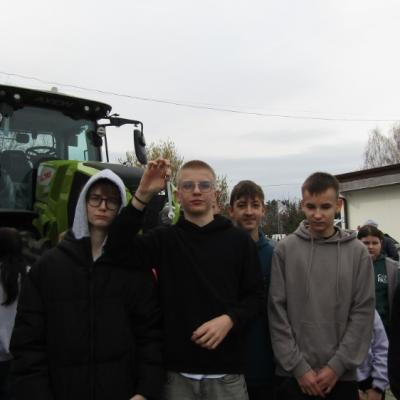 R3